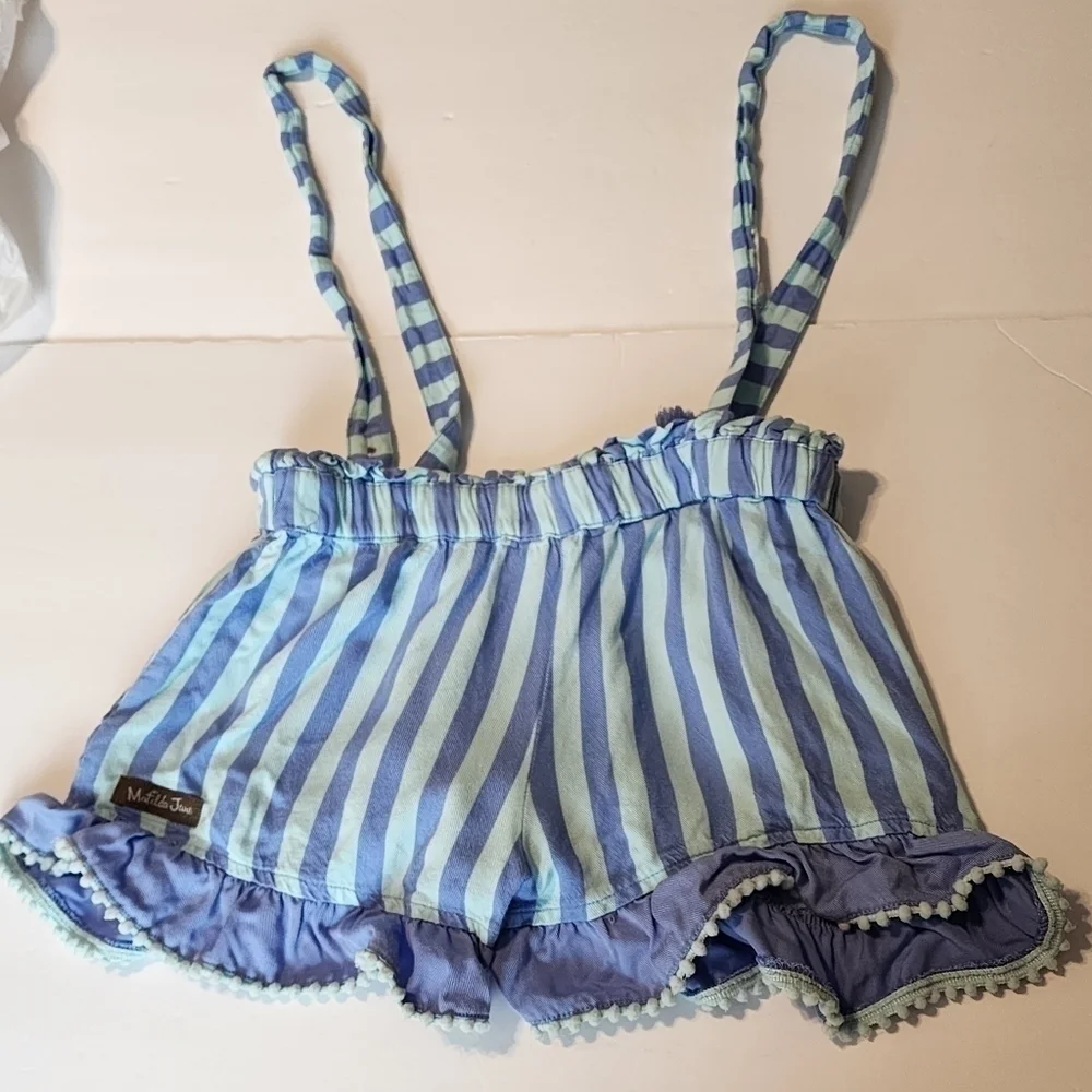Matilda Jane Ruffle in Suspense shorts size 10